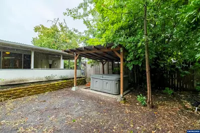 1610 NW Highland Dr, Corvallis, OR 97330 - Photo 40