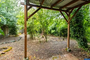 1610 NW Highland Dr, Corvallis, OR 97330 - Photo 34