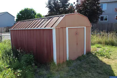 4942 Oak Park Dr NE, Salem, OR 97305 - Photo 38
