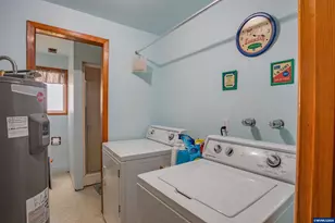 38228 Mt Hope Dr, Lebanon, OR 97355 - Photo 14