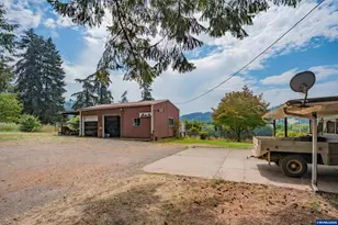 38228 Mt Hope Dr, Lebanon, OR 97355 - Photo 4
