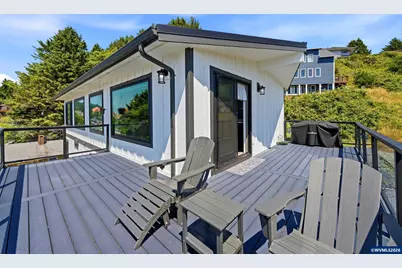 2035 NE 66th St, Lincoln City, OR 97367 - Photo 40