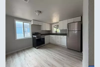 110 Hobbs St, Lebanon, OR 97355 - Photo 8