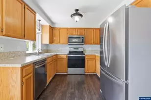 5201 9th Ct SE, Salem, OR 97306 - Photo 14