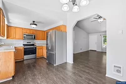 5201 9th Ct SE, Salem, OR 97306 - Photo 10