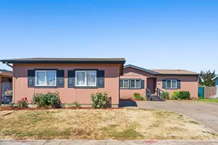 11105 Main St NE, Donald, OR 97020 - Photo 2