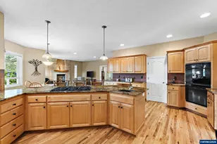 8781 Boulder Ridge Ct SE, Salem, OR 97317 - Photo 10