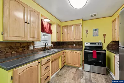 1915 23rd St NE, Salem, OR 97301 - Photo 10