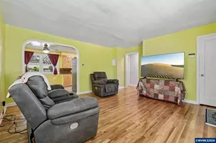 1915 23rd St NE, Salem, OR 97301 - Photo 6