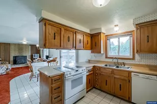 540 N 12th St, Independence, OR 97351 - Photo 20
