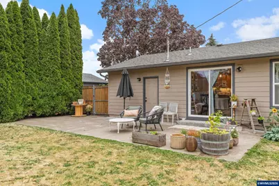 295 Wassom St, Lebanon, OR 97355 - Photo 22