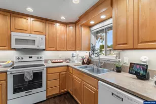 295 Wassom St, Lebanon, OR 97355 - Photo 12