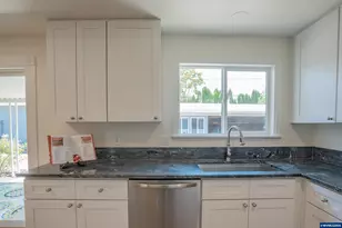 120 Kees St, Lebanon, OR 97355 - Photo 8