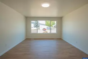 120 Kees St, Lebanon, OR 97355 - Photo 12