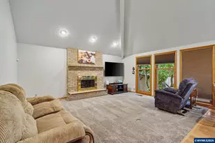 418 Valleywood Dr SE, Salem, OR 97306 - Photo 8