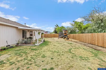 431 Violet St, Lebanon, OR 97355 - Photo 26
