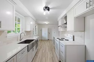 1213 Hemlock Lp, Independence, OR 97351 - Photo 4