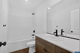 1034 Drake Ln, Woodburn, OR 97071 - Photo 24