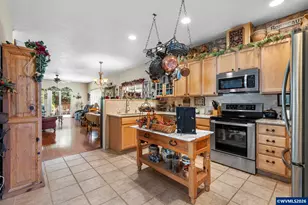 981 Wild Rose Ct, Independence, OR 97351 - Photo 4