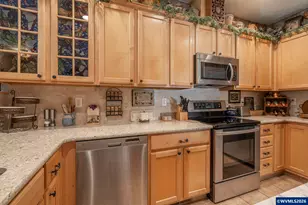 981 Wild Rose Ct, Independence, OR 97351 - Photo 6