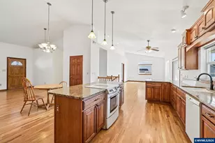 9264 Glory Ct NE, Salem, OR 97305 - Photo 12