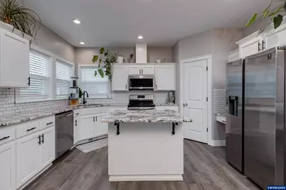 4889 Whitewater St NE, Salem, OR 97305 - Photo 8