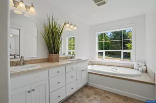 30090 Vicki Ln, Lebanon, OR 97355 - Photo 24