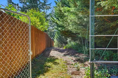 30090 Vicki Ln, Lebanon, OR 97355 - Photo 42
