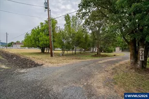 721 N 12th St, Philomath, OR 97370 - Photo 12