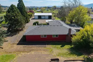 2035 Primrose Lp, Philomath, OR 97370 - Photo 2
