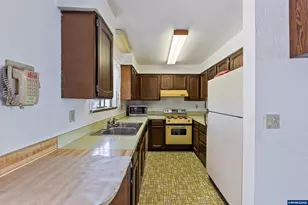 105 SE Berry St, Lebanon, OR 97355 - Photo 8