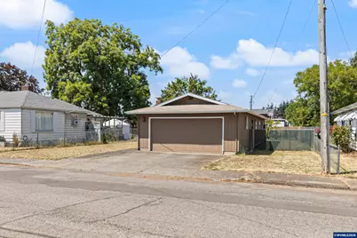 105 SE Berry St, Lebanon, OR 97355 - Photo 2