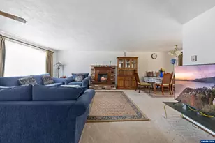 105 SE Berry St, Lebanon, OR 97355 - Photo 4