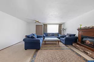105 SE Berry St, Lebanon, OR 97355 - Photo 6