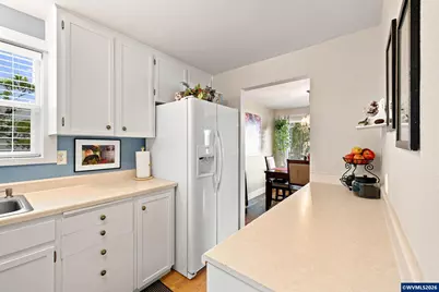 1050 Astor Wy, Woodburn, OR 97071 - Photo 10