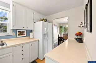 1050 Astor Way, Woodburn, OR 97071 - Photo 10