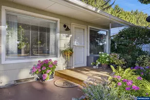 1050 Astor Way, Woodburn, OR 97071 - Photo 2