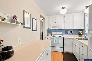 1050 Astor Way, Woodburn, OR 97071 - Photo 18