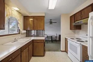 334 S Cascade Dr, Woodburn, OR 97071 - Photo 12