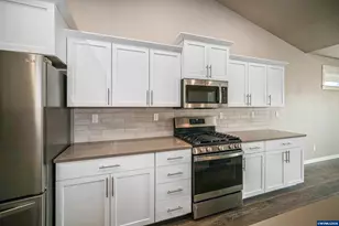 2789 Dover Av NW, Albany, OR 97321 - Photo 24