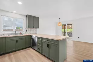 330 NW Denton St, Dallas, OR 97338 - Photo 12
