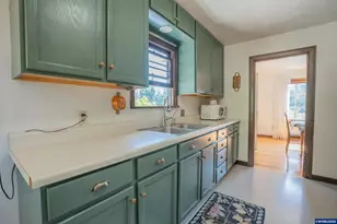 600 Mountain View Rd, Sweet Home, OR 97338 - Photo 8