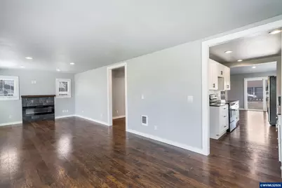 415 S 11th St, Independence, OR 97351 - Photo 6