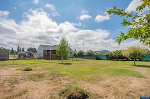 33554 Penny Ln, Lebanon, OR 97355 - Photo 22