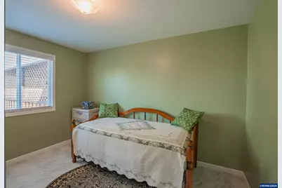 33554 Penny Ln, Lebanon, OR 97355 - Photo 14