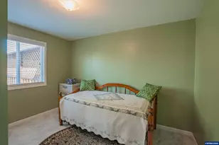 33554 Penny Ln, Lebanon, OR 97355 - Photo 14