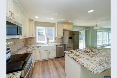 692 Burgundy Av NE, Keizer, OR 97303 - Photo 8