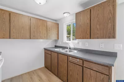 2555 SW Pickford #B St, Corvallis, OR 97333 - Photo 16
