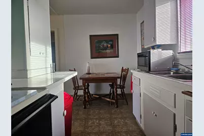 466 S 6 St, Independence, OR 97351 - Photo 12