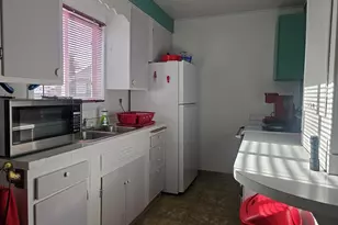 466 S 6th St, Independence, OR 97351 - Photo 10